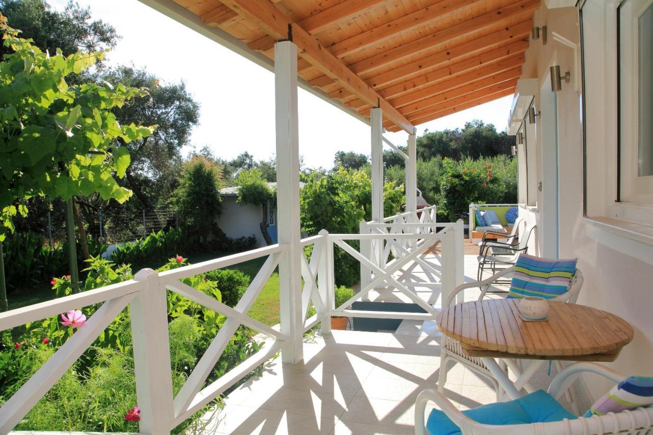 Blue Sky Cottage, Kanouli Beach Halikounas Exterior photo